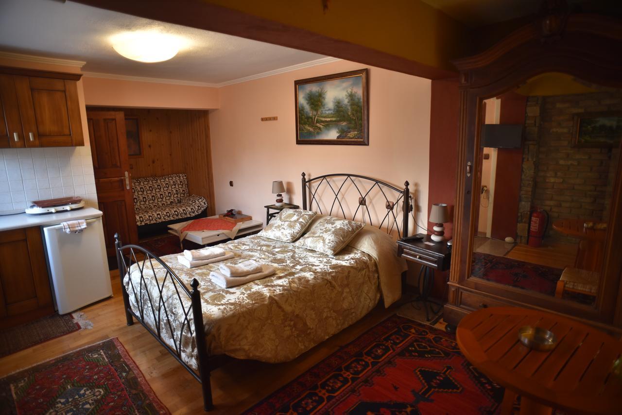 Santa Marina Guesthouse Káto Loutrákion Eksteriør billede