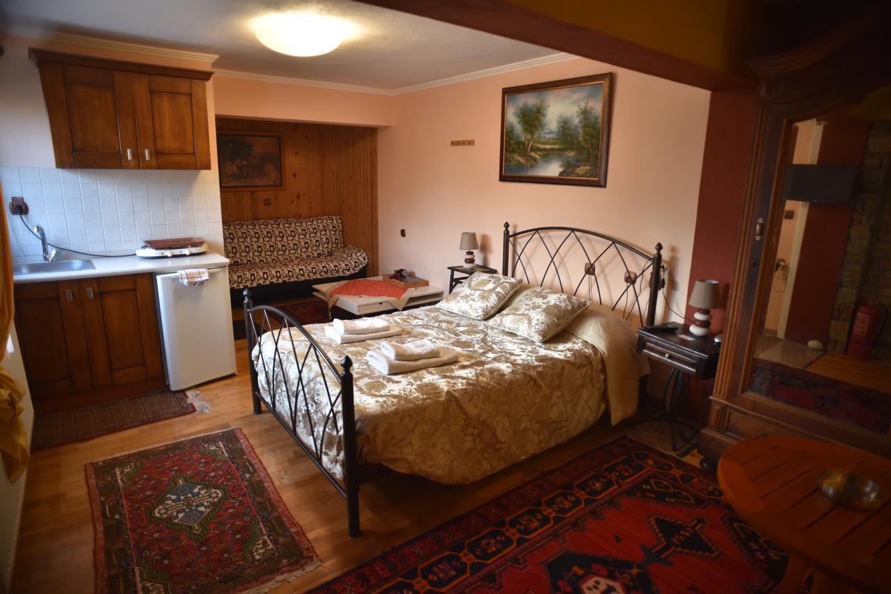 Santa Marina Guesthouse Káto Loutrákion Eksteriør billede