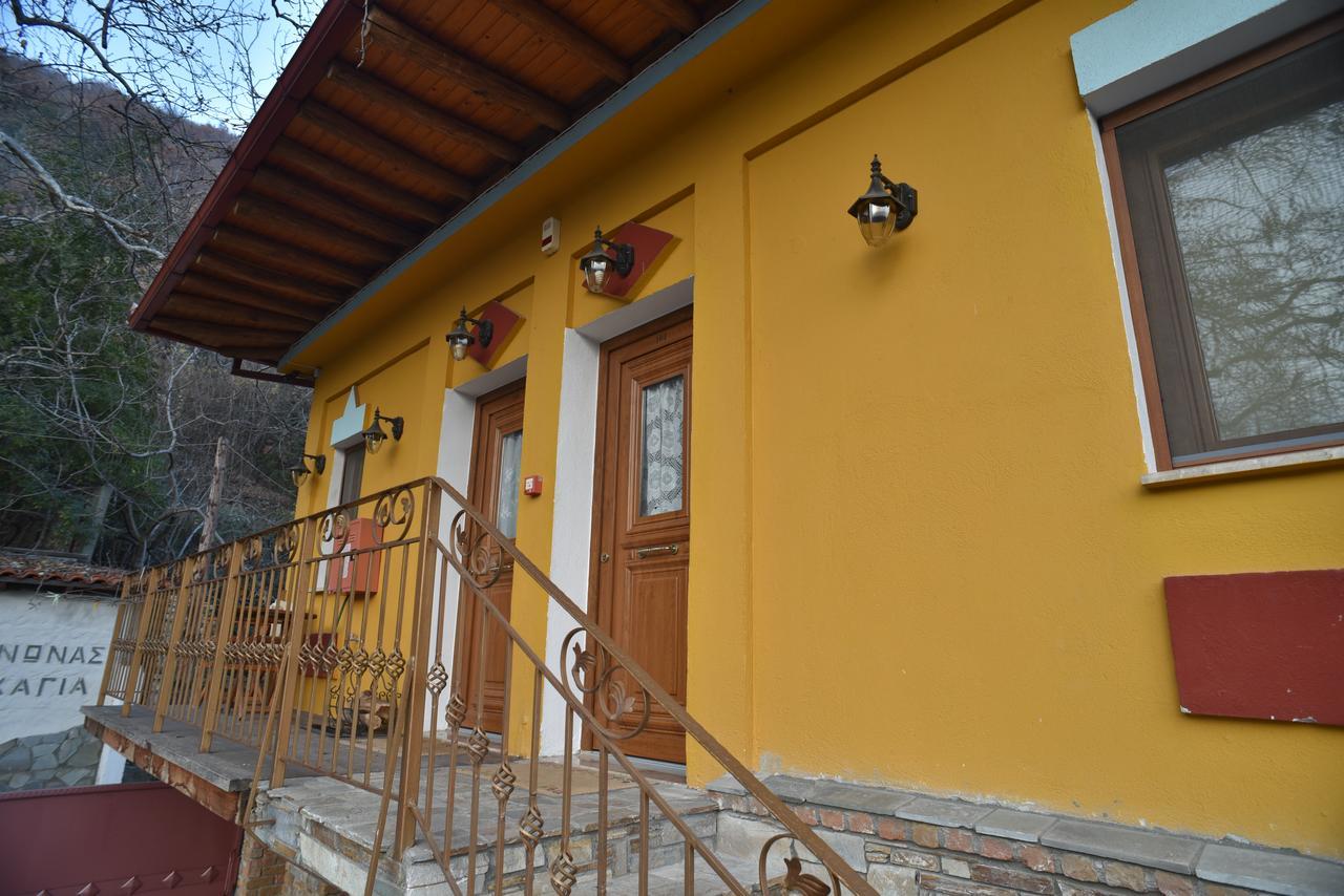 Santa Marina Guesthouse Káto Loutrákion Eksteriør billede