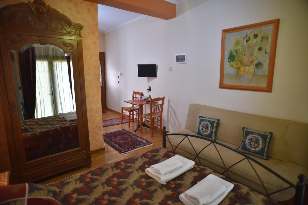 Santa Marina Guesthouse Káto Loutrákion Eksteriør billede
