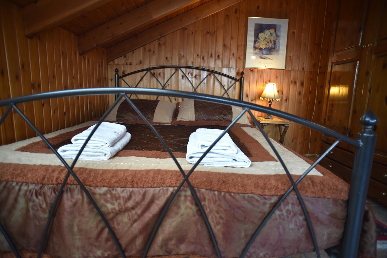 Santa Marina Guesthouse Káto Loutrákion Eksteriør billede