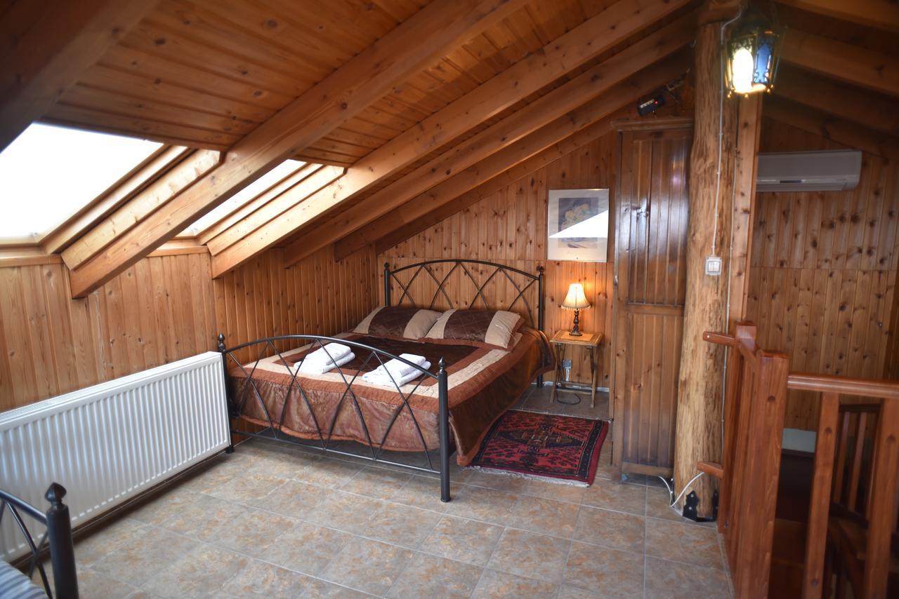Santa Marina Guesthouse Káto Loutrákion Eksteriør billede