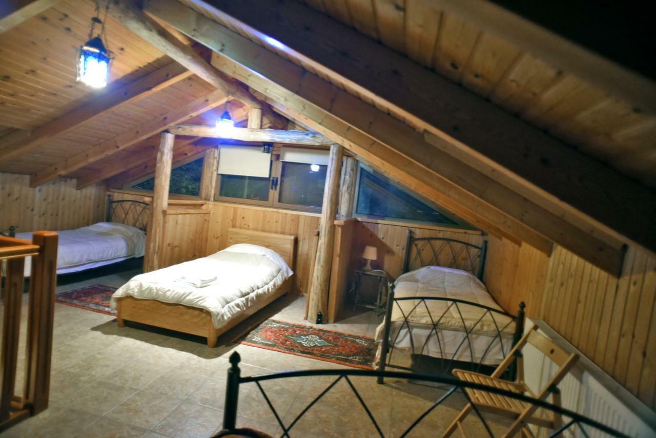 Santa Marina Guesthouse Káto Loutrákion Eksteriør billede